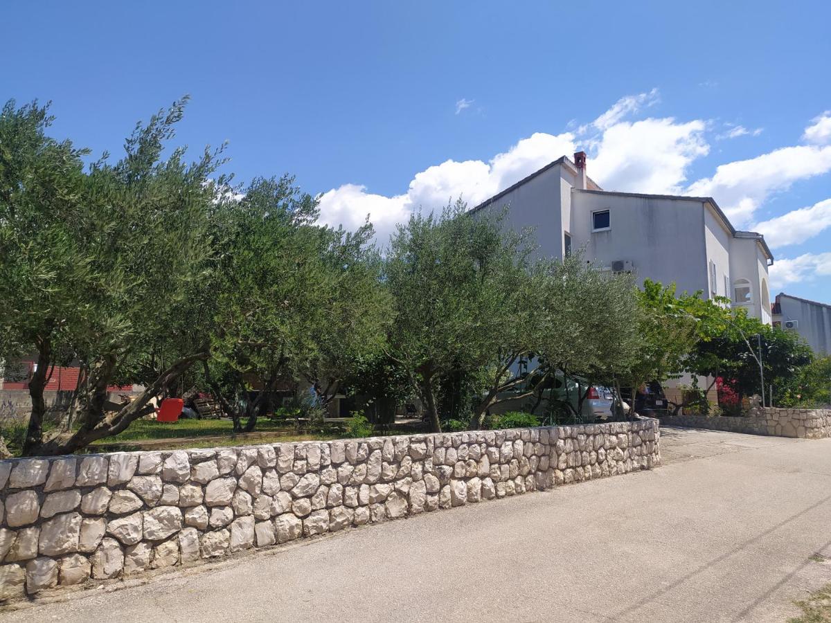 זאדאר Apartment & Rooms Poppy Rose מראה חיצוני תמונה