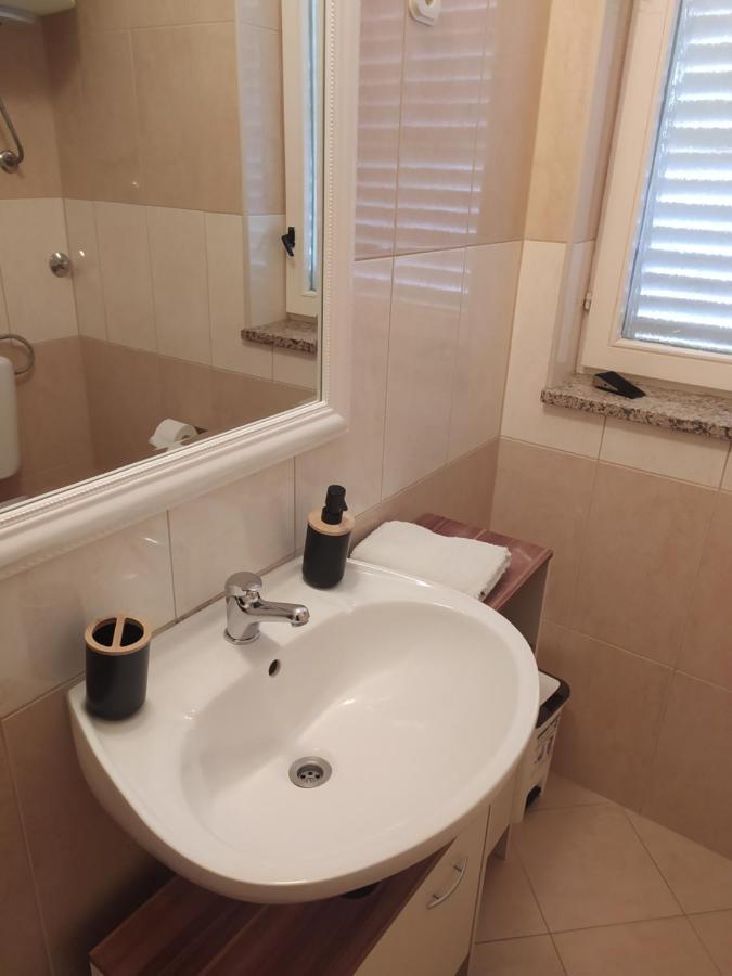 זאדאר Apartment & Rooms Poppy Rose מראה חיצוני תמונה
