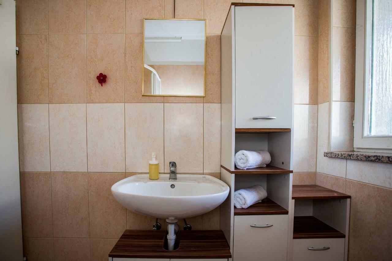 זאדאר Apartment & Rooms Poppy Rose מראה חיצוני תמונה