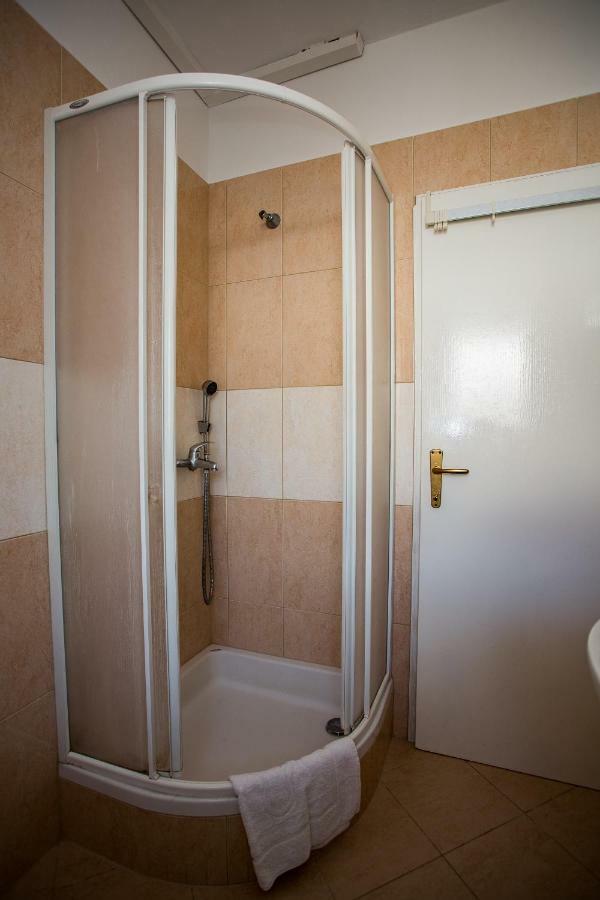 זאדאר Apartment & Rooms Poppy Rose מראה חיצוני תמונה