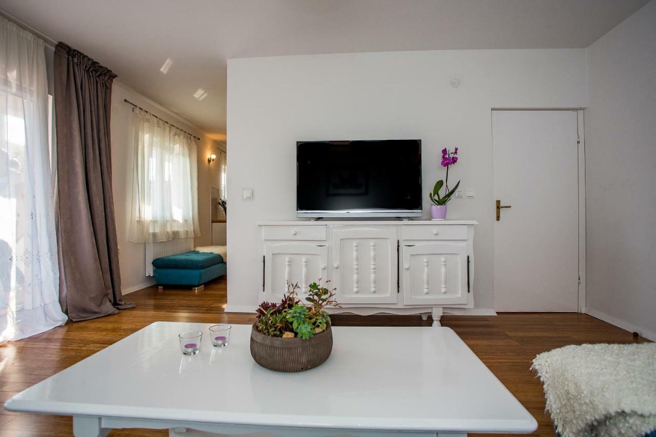 זאדאר Apartment & Rooms Poppy Rose מראה חיצוני תמונה