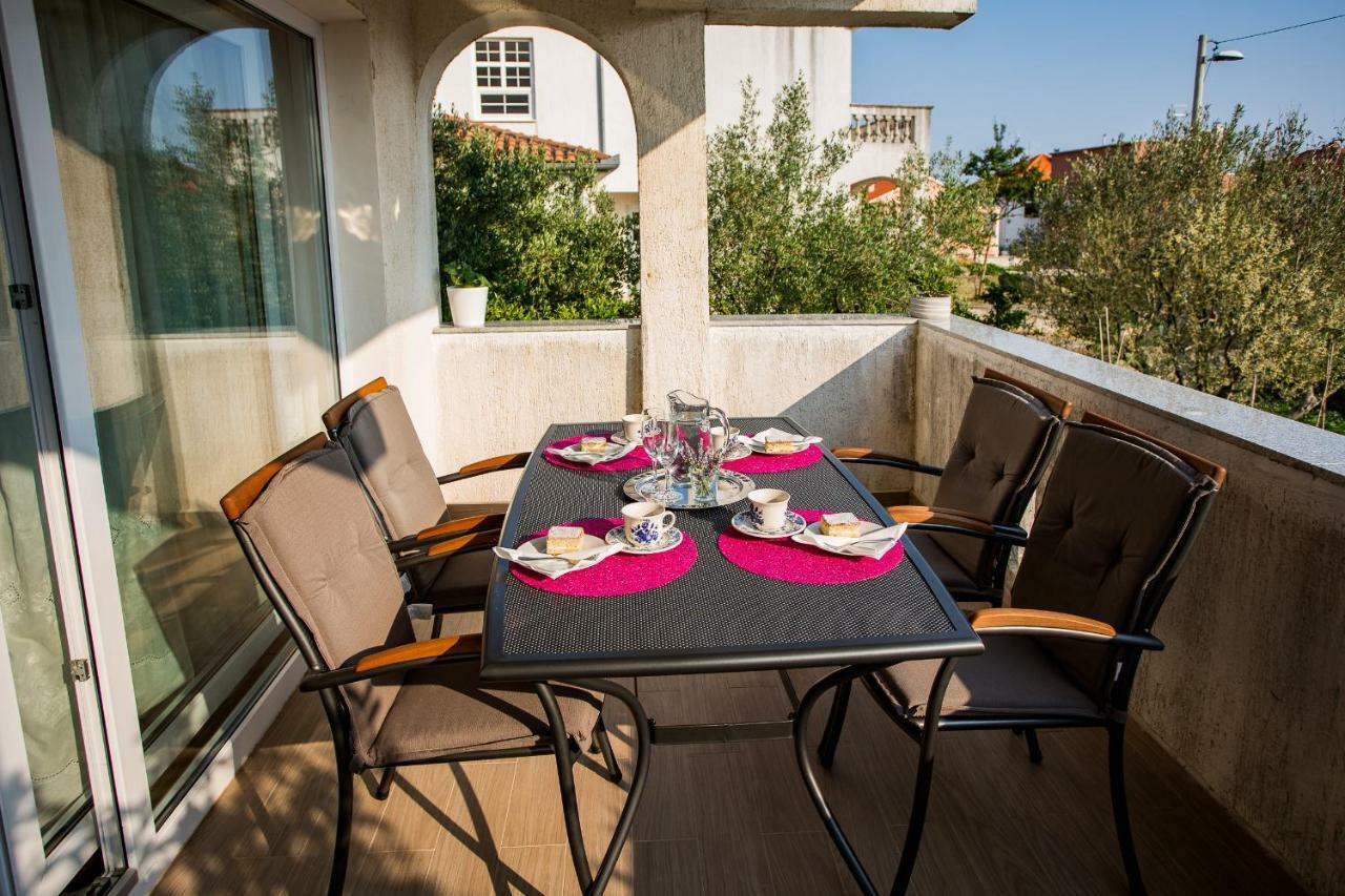 זאדאר Apartment & Rooms Poppy Rose מראה חיצוני תמונה